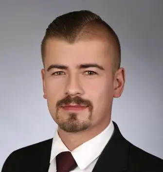 Portrait von Christian Handl, Geschäftsführer und Bestattermeister von ABSCHIED Fachinstitut für Bestattungen GmbH, Bestattungsunternehmen in Regensburg, Neutraubling, Pentling und Berhardswald